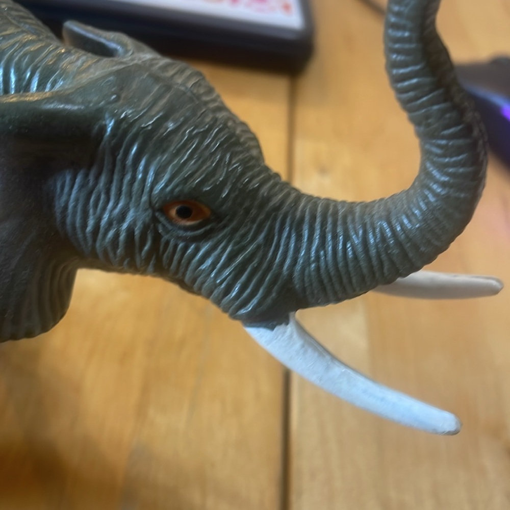 10/$10 Vintage 90s Beautiful Textured Toy Elephant - Picture 4 of 7